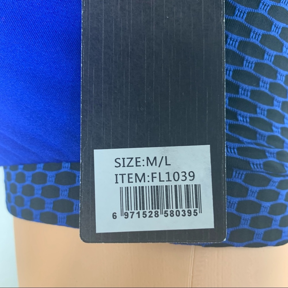 💙 Women’s Sports Bra & Shorts Set Blue & Black Size M/L - Picture 4 of 7